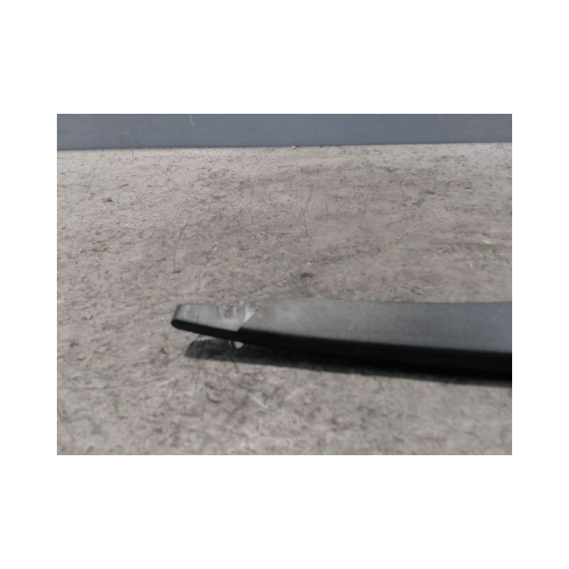BRAS ESSUIE-GLACE ARRIERE DACIA SANDERO 2008-