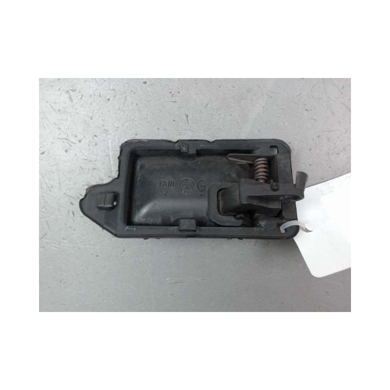 POIGNEE INTERIEURE PORTE AVANT GAUCHE PEUGEOT 106 Phase 2 1996-2003