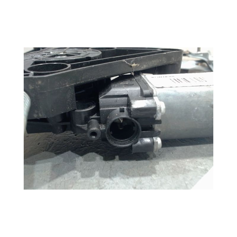 MECANISME+MOTEUR LEVE-GLACE AVANT DROIT TOYOTA AYGO