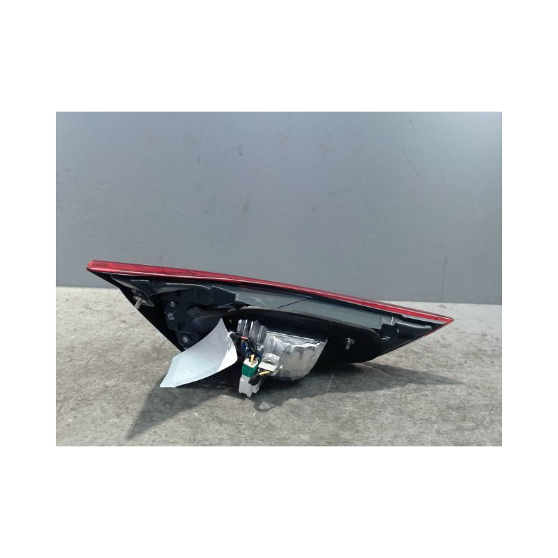 FEU ARRIERE INTERIEUR DROIT TOYOTA AURIS 2010-