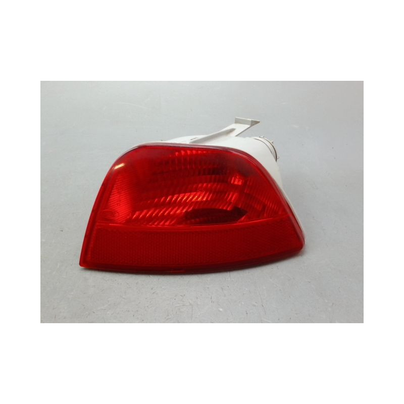 FEU DE PARE-CHOC ARRIERE GAUCHE FORD FOCUS I 1998-2004