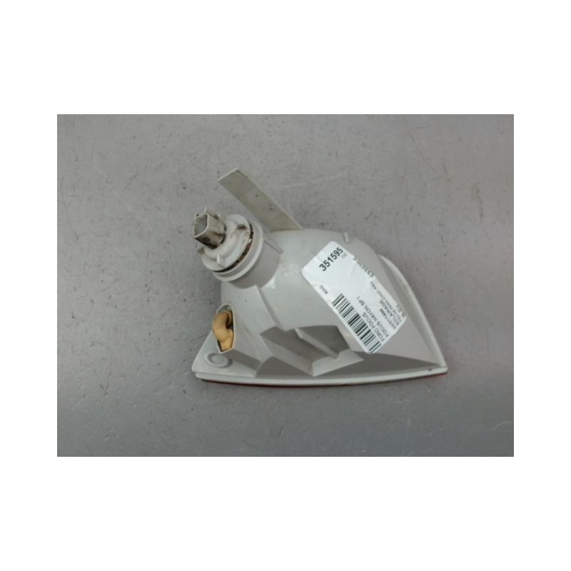 FEU DE PARE-CHOC ARRIERE GAUCHE FORD FOCUS I 1998-2004