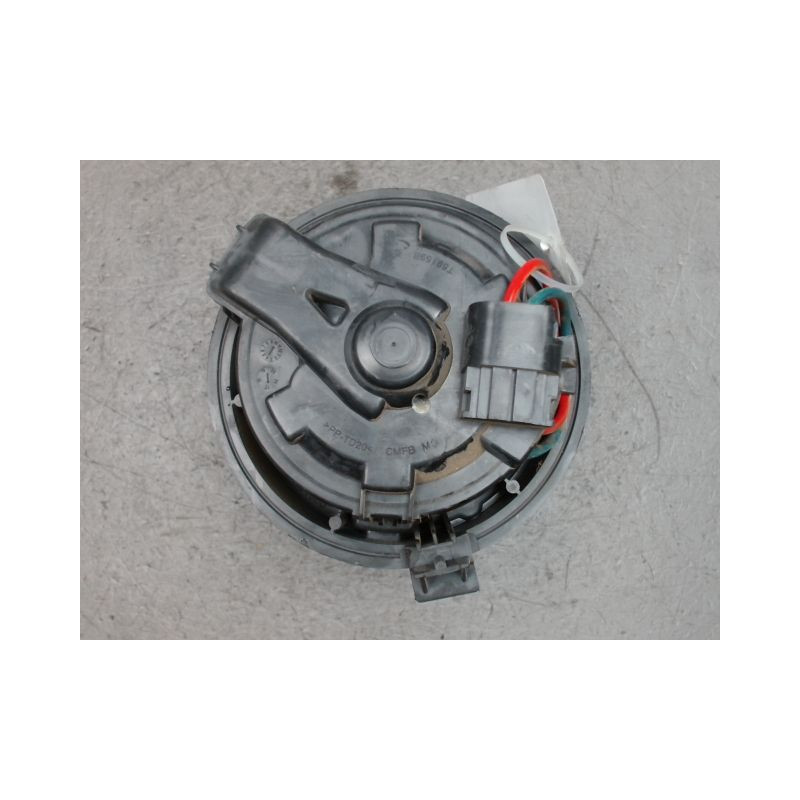 MOTEUR VENTILATEUR CHAUFFAGE DACIA DUSTER