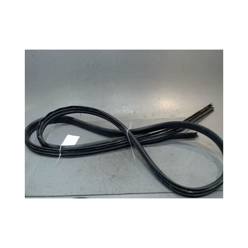 JOINT PORTE AVANT GAUCHE DACIA DOKKER