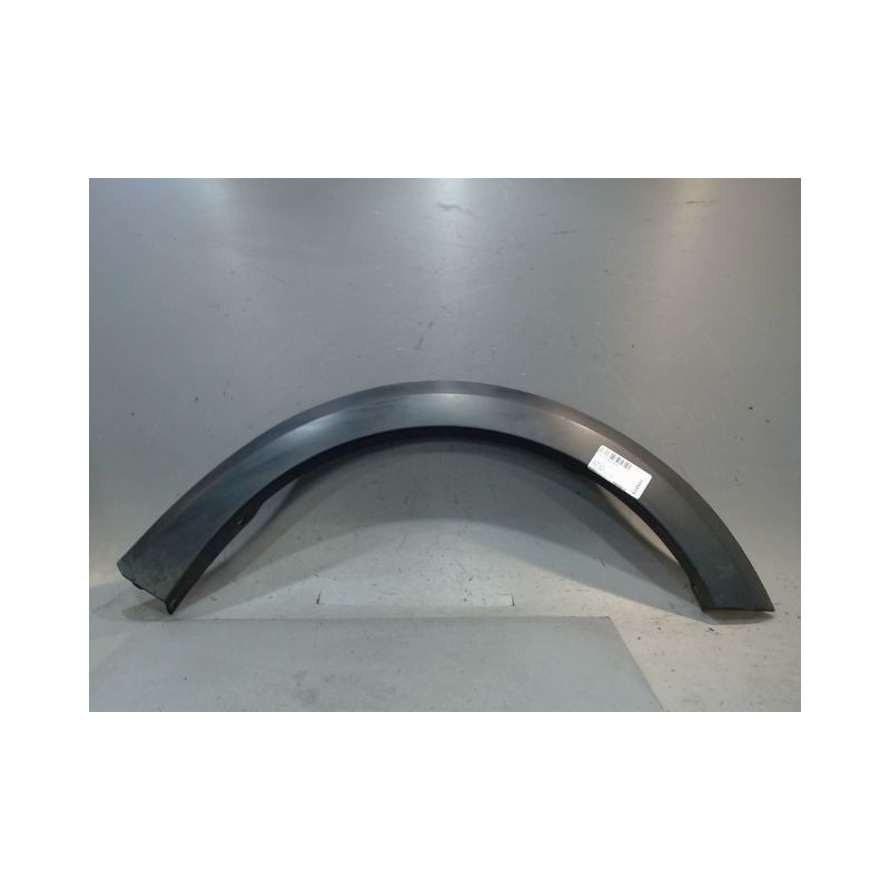 ELARGISSEUR AILE AVANT DROIT DACIA SANDERO