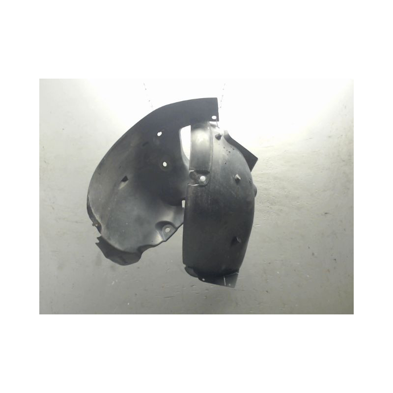 PARE-BOUE AVANT DROIT RENAULT CLIO