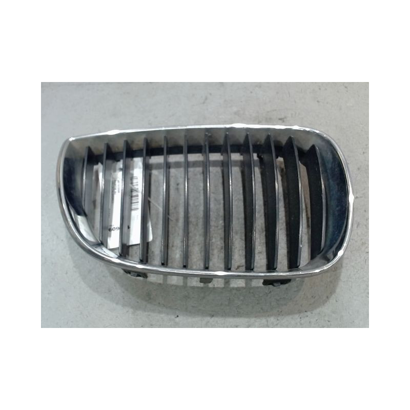 GRILLE CALANDRE DROIT B.M.W. SERIE 1