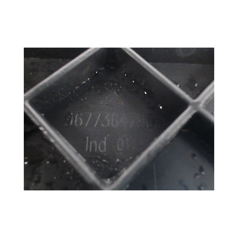 SUPPORT CENTRAL PARE-CHOC ARRIERE  PEUGEOT 308