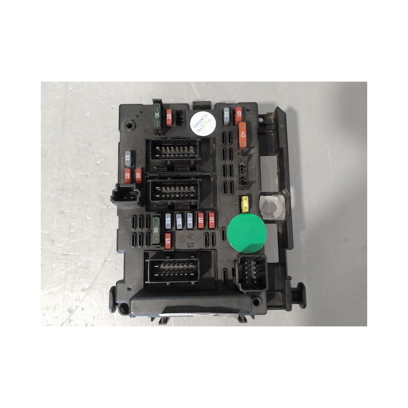 BOITE A FUSIBLES PEUGEOT 307