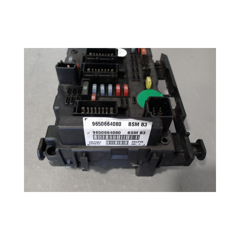 BOITE A FUSIBLES PEUGEOT 307