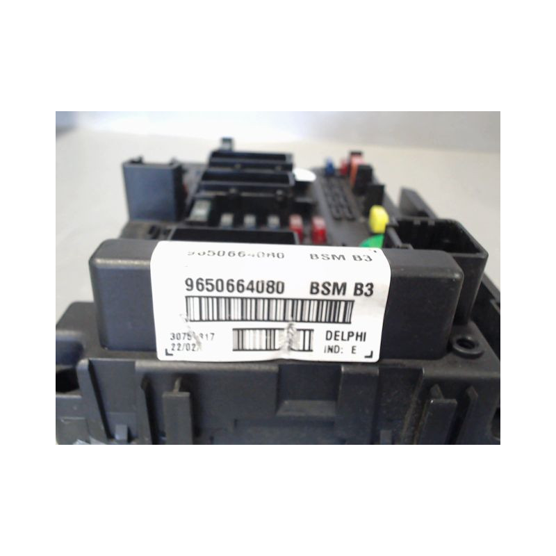 BOITE A FUSIBLES PEUGEOT 307