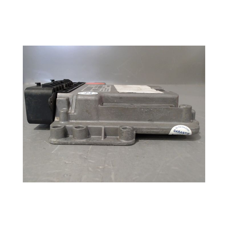 CALCULATEUR MOTEUR PEUGEOT 207