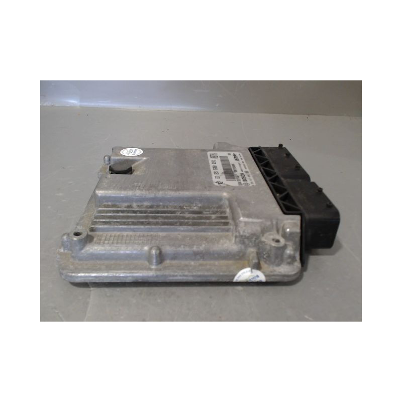 CALCULATEUR MOTEUR OPEL CORSA
