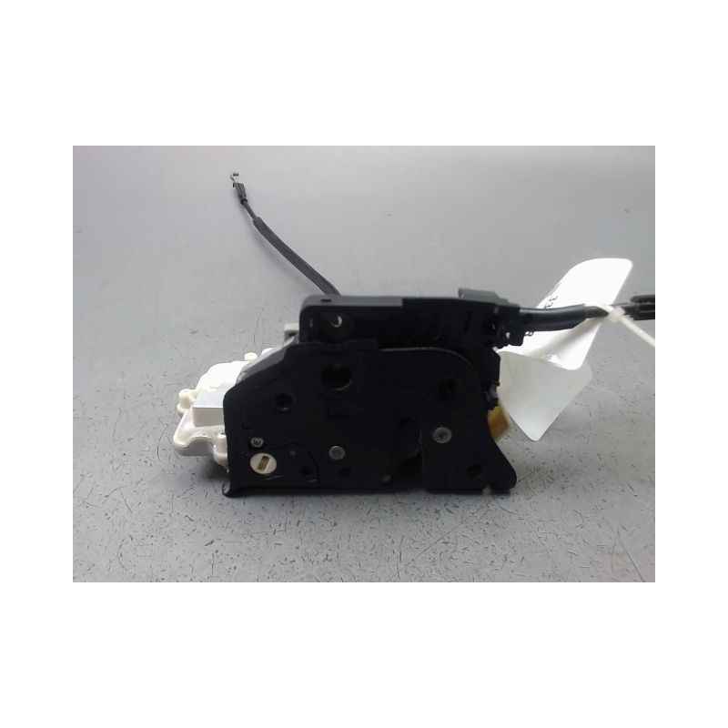 SYSTEME CONDAMNATION AVANT DROIT VOLKSWAGEN PASSAT BERL. V 2005-2010