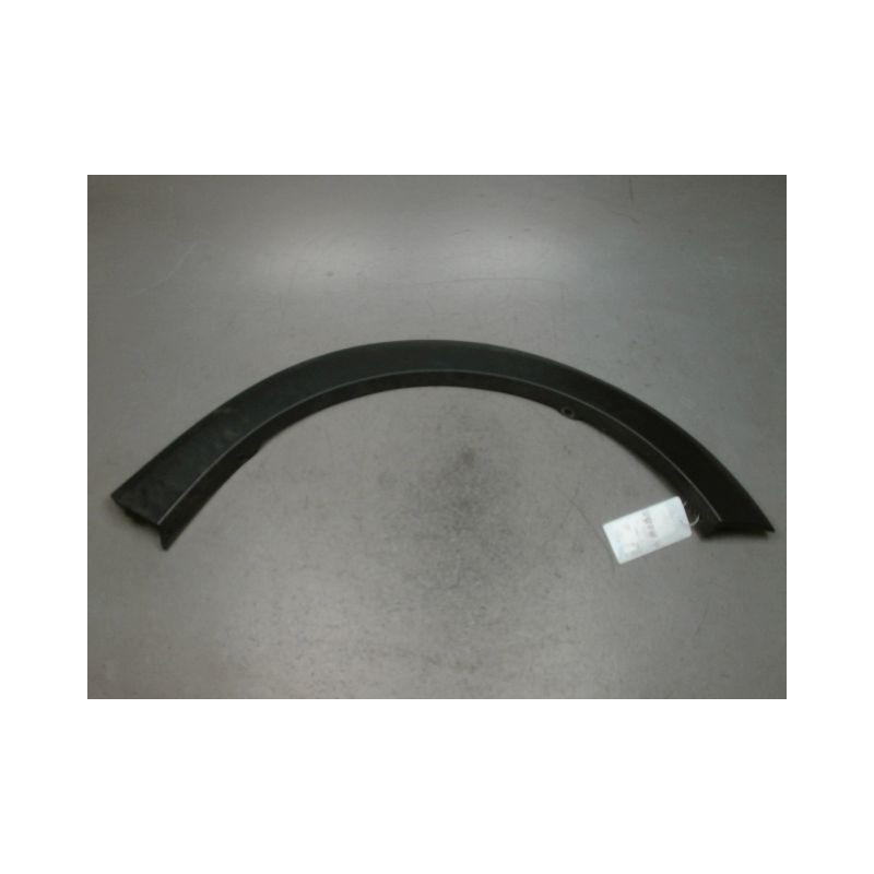 ELARGISSEUR AILE AVANT DROIT DACIA SANDERO