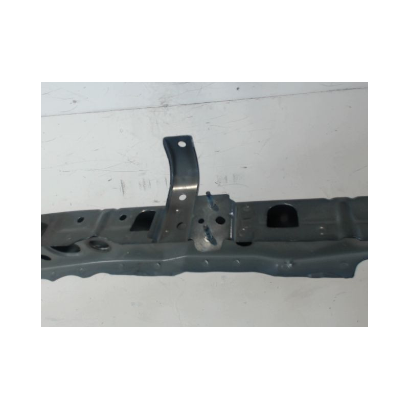 TRAVERSE SUPERIEURE ARMATURE AVANT NISSAN MICRA