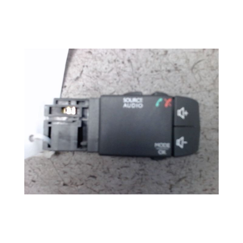 COMMANDE AUTORADIO RENAULT CLIO IV 2012-