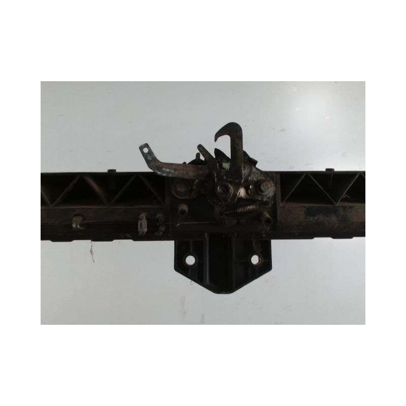 TRAVERSE SUPERIEURE ARMATURE AVANT PEUGEOT PARTNER