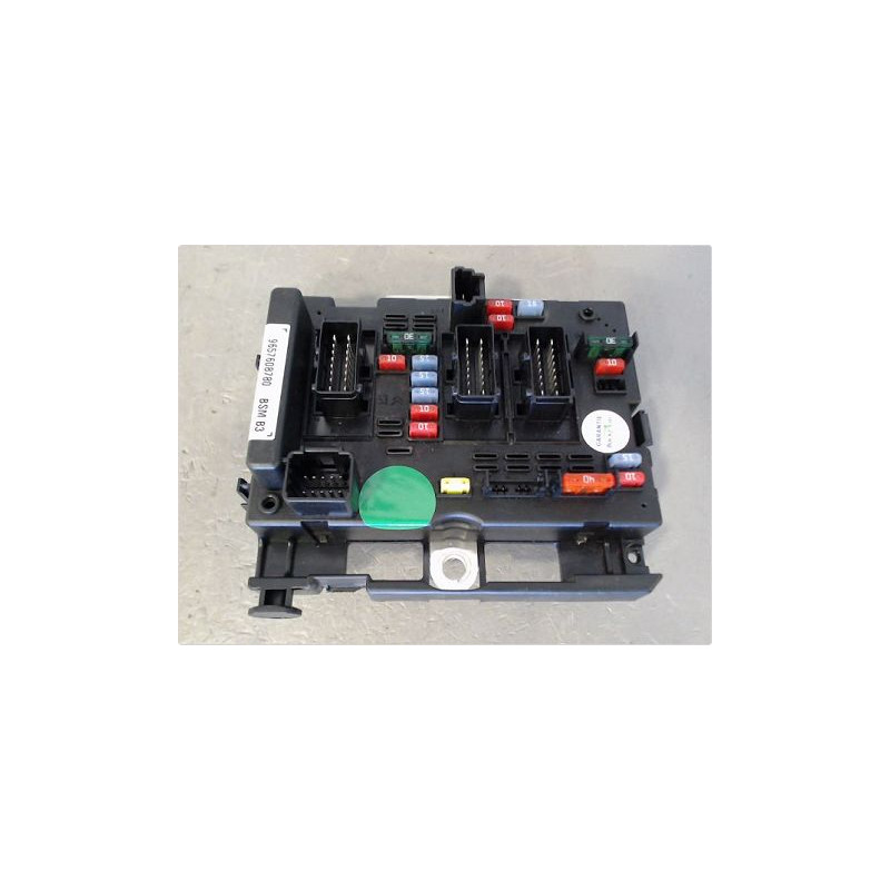 BOITE A FUSIBLES PEUGEOT 206