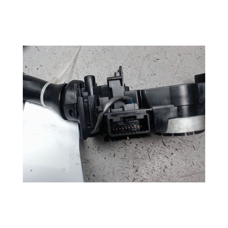 COMMANDE CLIGNOTANT TOYOTA PRIUS 2004-