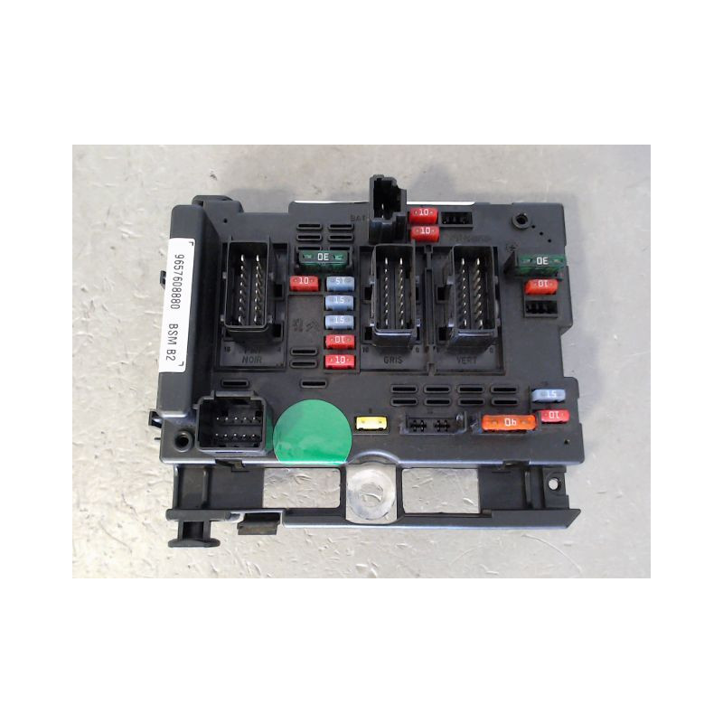 BOITE A FUSIBLES PEUGEOT 206 3P