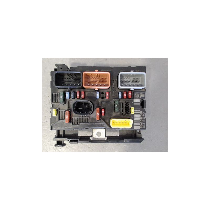 BOITE A FUSIBLES PEUGEOT 307