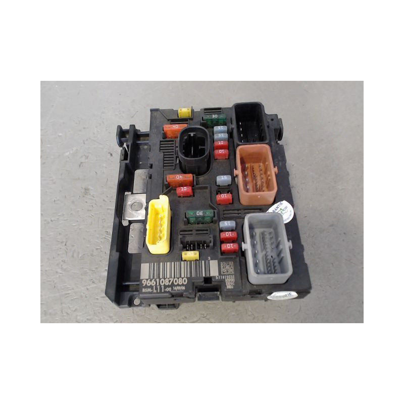 BOITE A FUSIBLES PEUGEOT 307