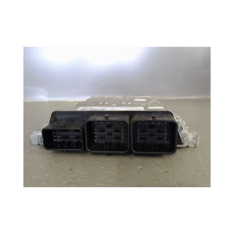 CALCULATEUR MOTEUR FORD C-MAX