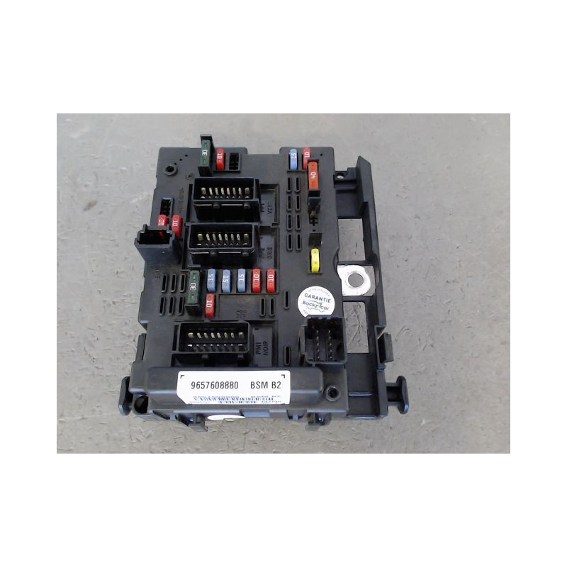 BOITE A FUSIBLES PEUGEOT 206