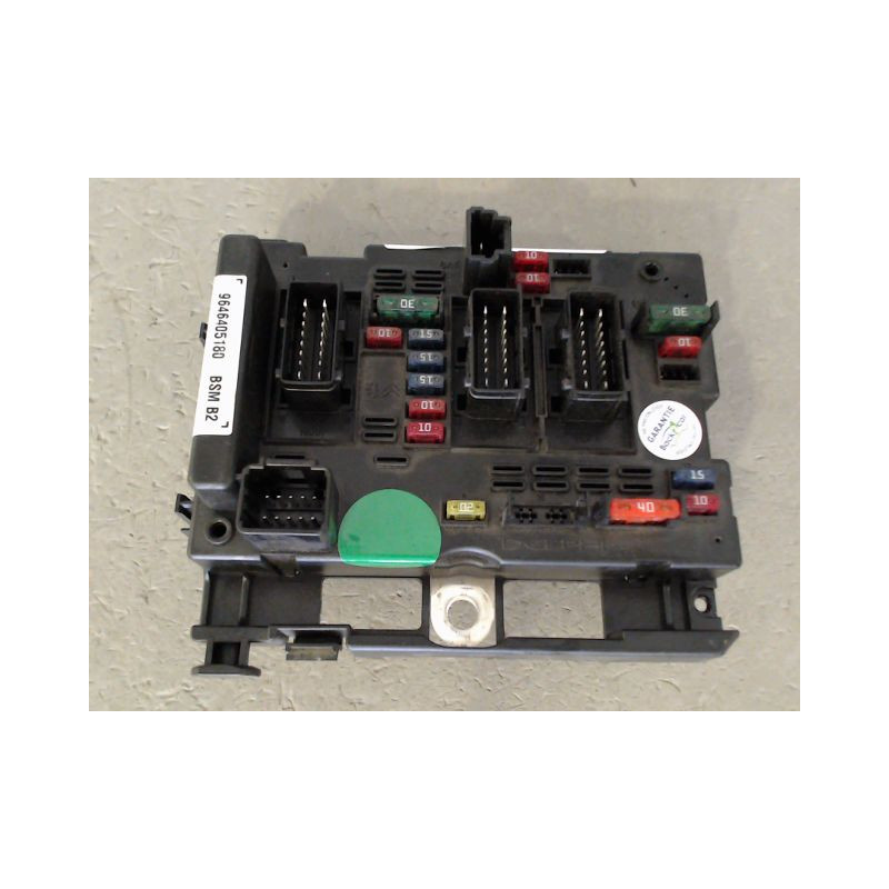 BOITE A FUSIBLES PEUGEOT 206