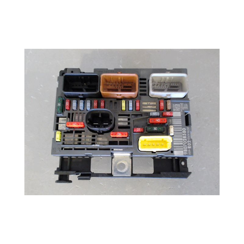 BOITE A FUSIBLES PEUGEOT 3008 BREAK I Phase 1 2009-2013