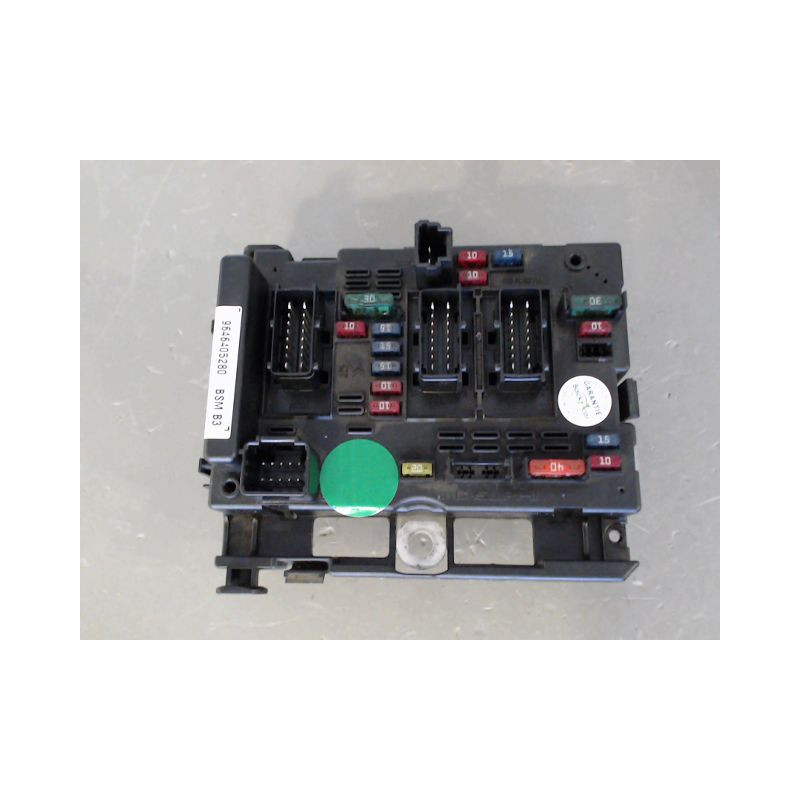 BOITE A FUSIBLES PEUGEOT 206 5P