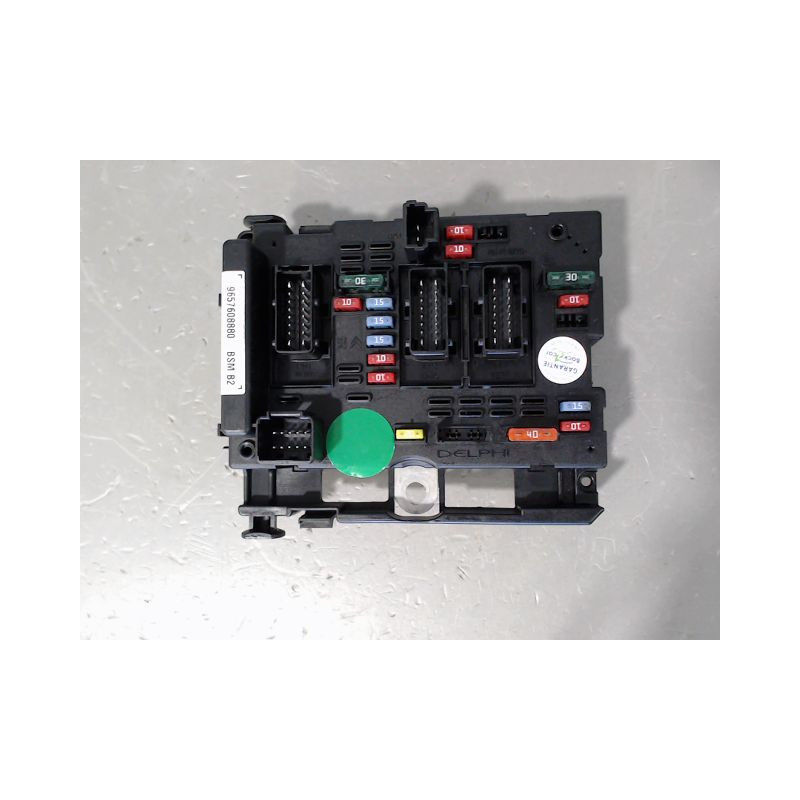 BOITE A FUSIBLES PEUGEOT 206 5P