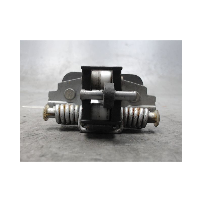 TIRANT PORTE ARD PEUGEOT 3008