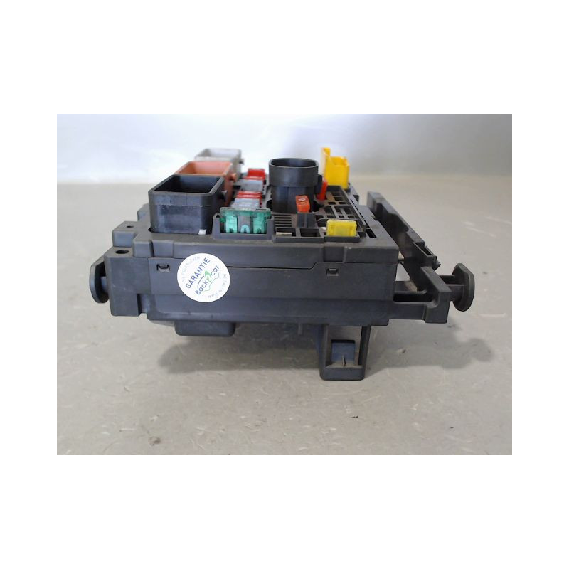 BOITE A FUSIBLES PEUGEOT 308 2007-
