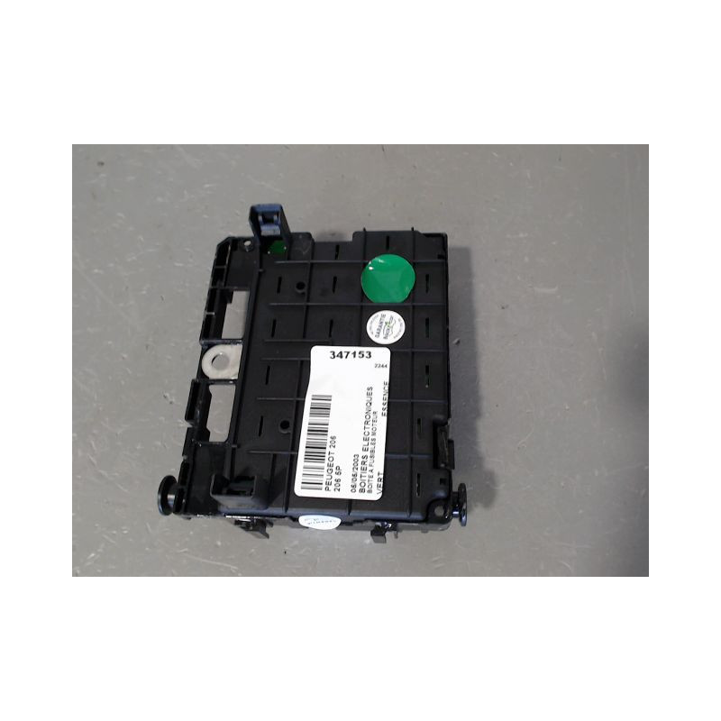 BOITE A FUSIBLES PEUGEOT 206 5P