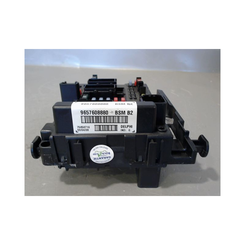 BOITE A FUSIBLES PEUGEOT 206 5P