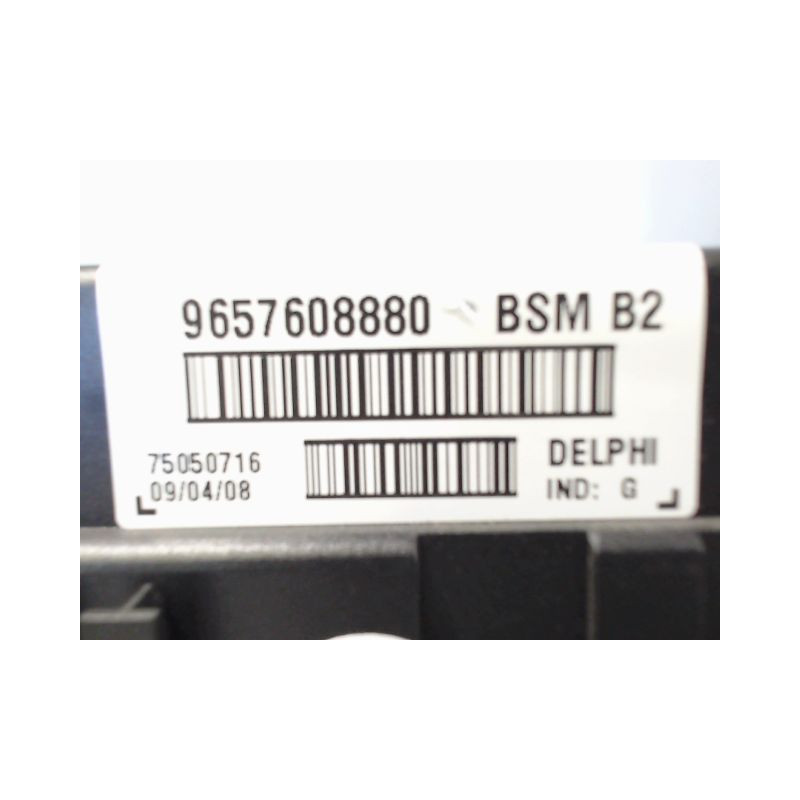 BOITE A FUSIBLES PEUGEOT 206 5P