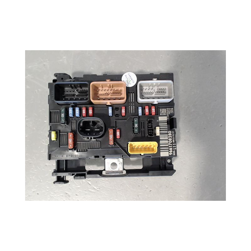 BOITE A FUSIBLES PEUGEOT 207 5P