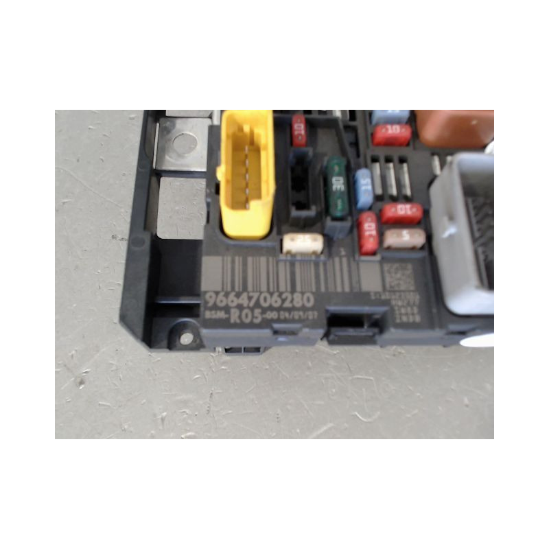 BOITE A FUSIBLES PEUGEOT 308 2007-
