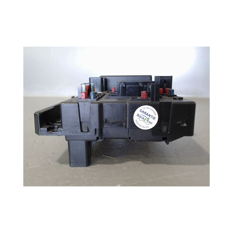 BOITE A FUSIBLES PEUGEOT 206 3P