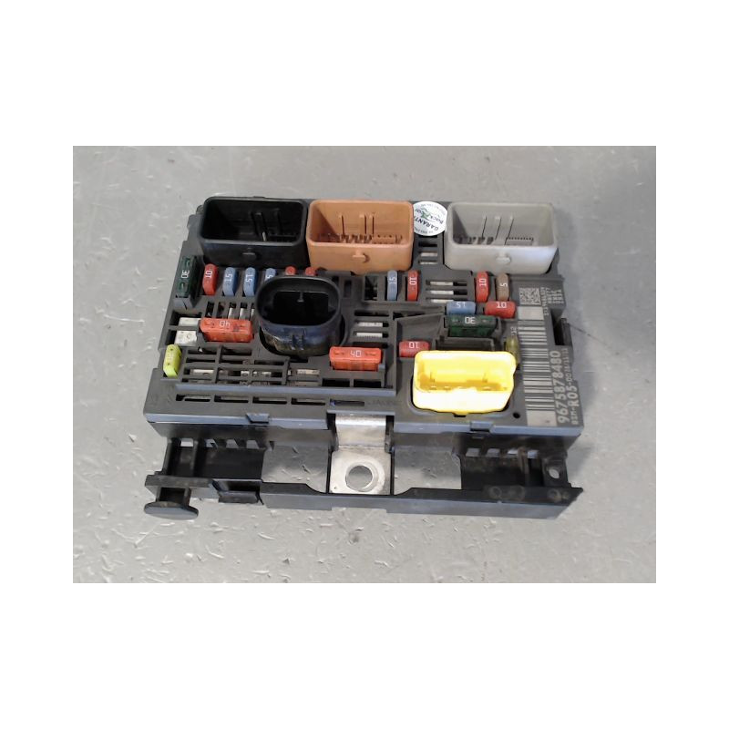 BOITE A FUSIBLES PEUGEOT 308 2011-