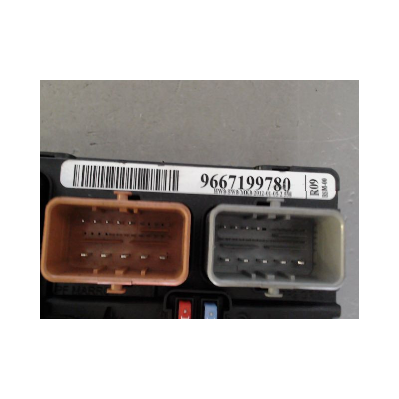 BOITE A FUSIBLES PEUGEOT 207 2011-