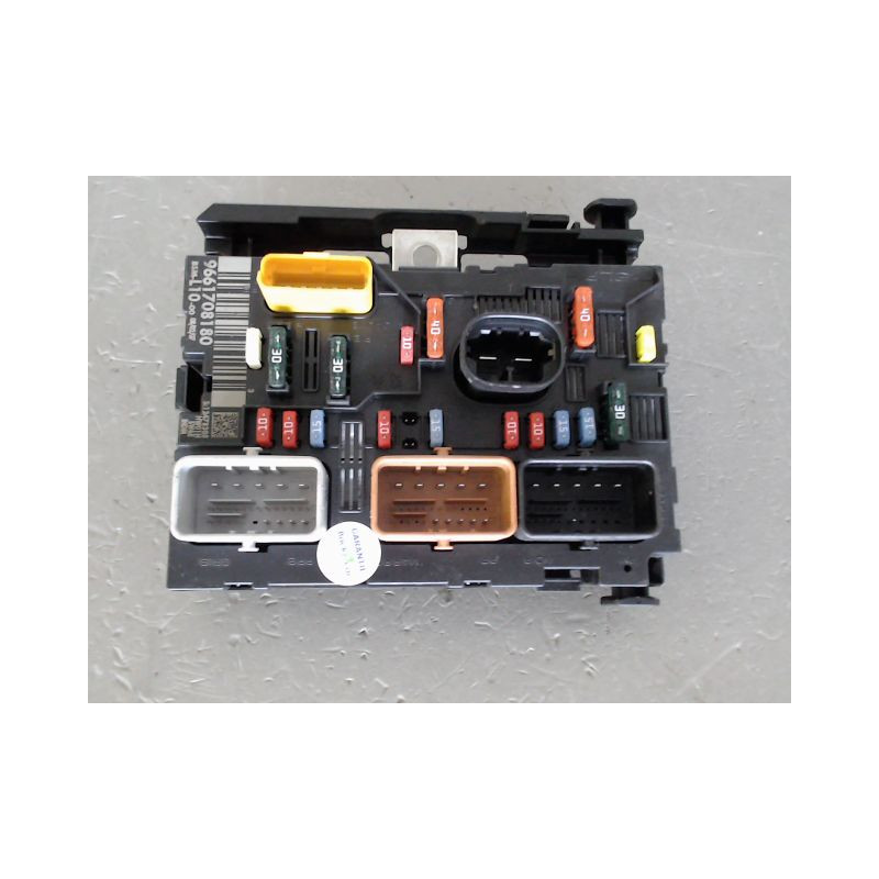 BOITE A FUSIBLES PEUGEOT 207 5P