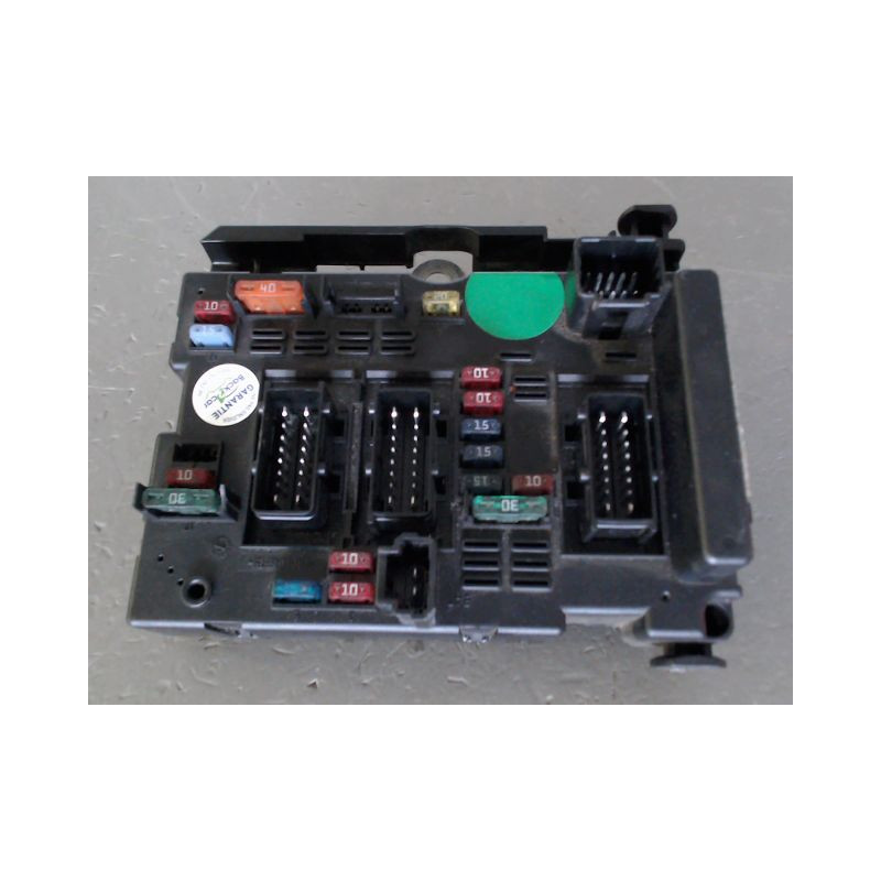 BOITE A FUSIBLES PEUGEOT 206 5P