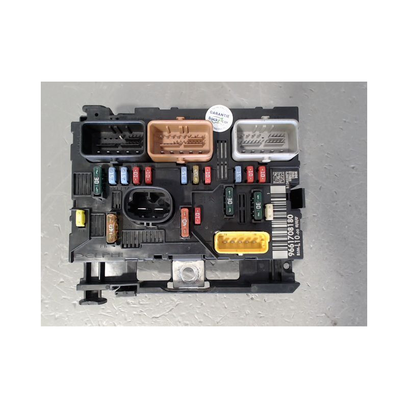 BOITE A FUSIBLES PEUGEOT 207 5P