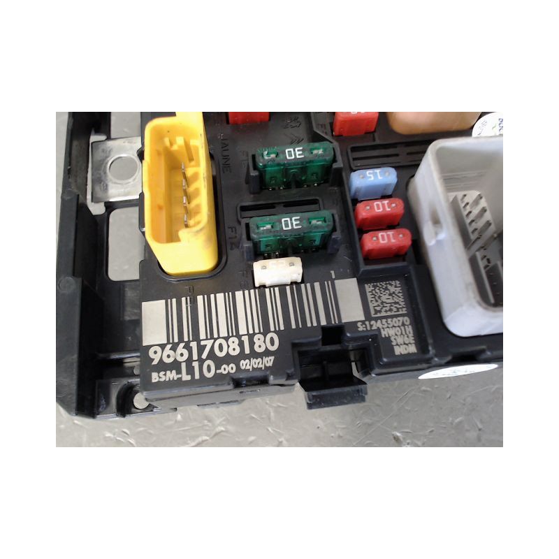 BOITE A FUSIBLES PEUGEOT 207 5P