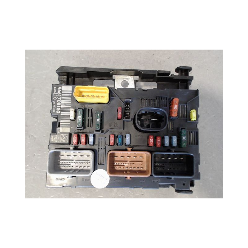 BOITE A FUSIBLES PEUGEOT 207 3P