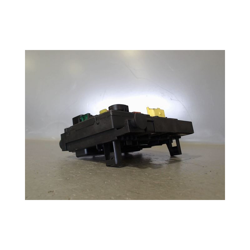 BOITE A FUSIBLES PEUGEOT 308 2007-