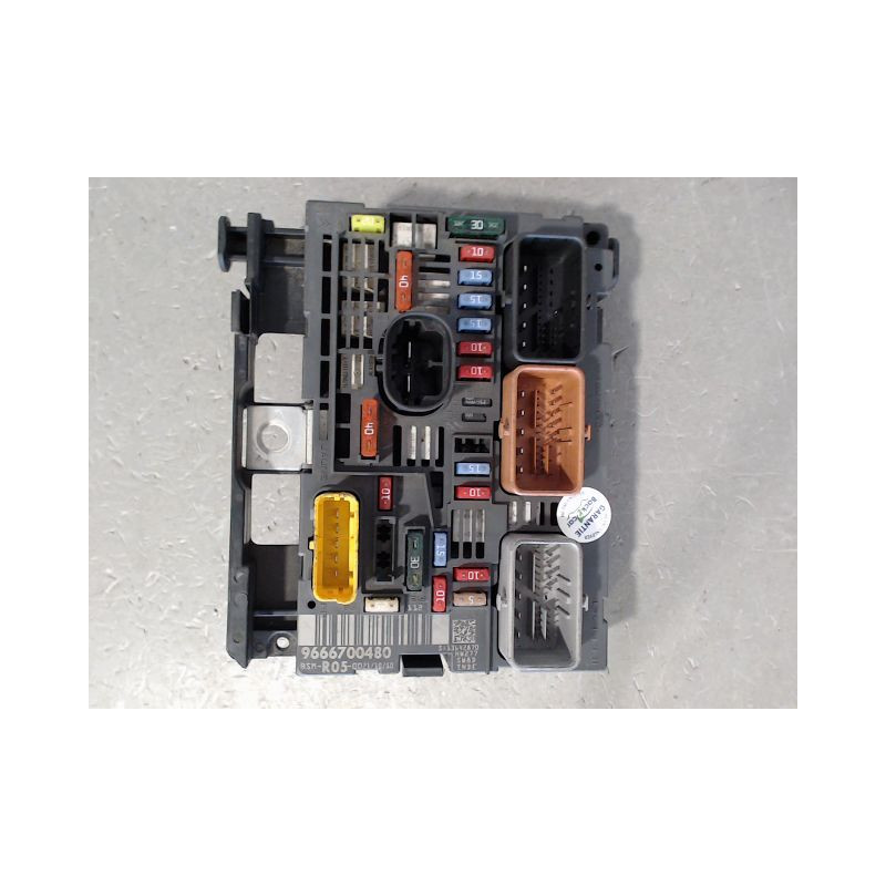 BOITE A FUSIBLES PEUGEOT 308 2007-